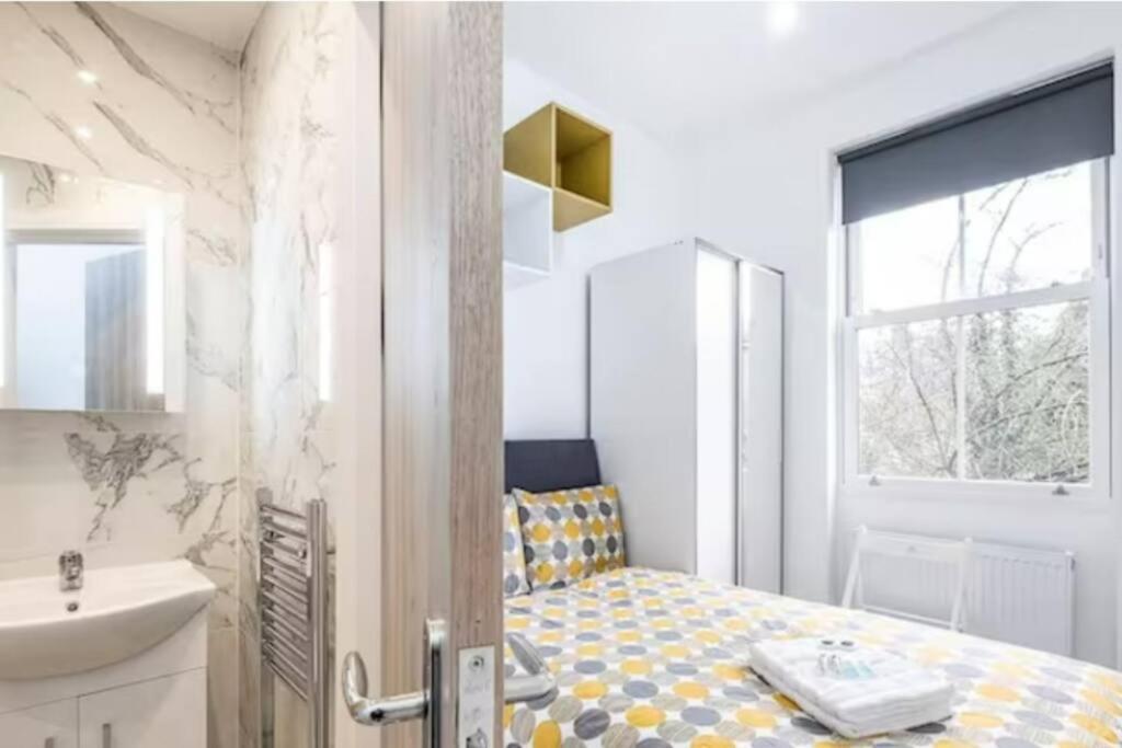 Victorian Functional Accommodation 5Min Walk From Tufnell Park ロンドン エクステリア 写真